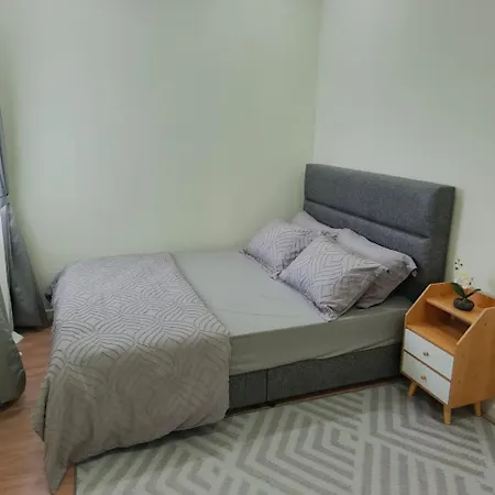 Suzi'S Homestay At Dian Residency Shah Alam Exterior photo
